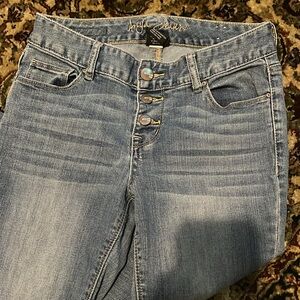 Ariya Jeans Vintage 2009 Embroidered Knee Patches Size 5 Low Rise